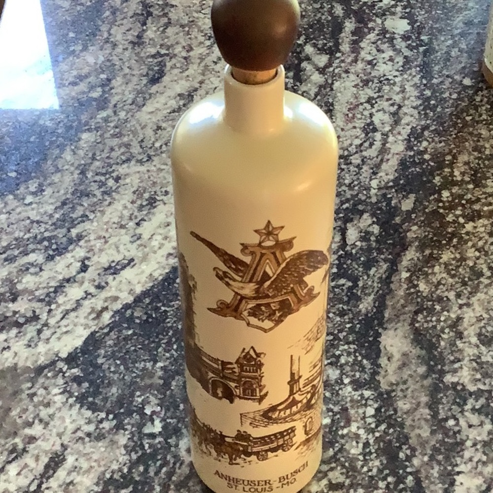 Anheuser-Busch St. Louis , MO. Canister